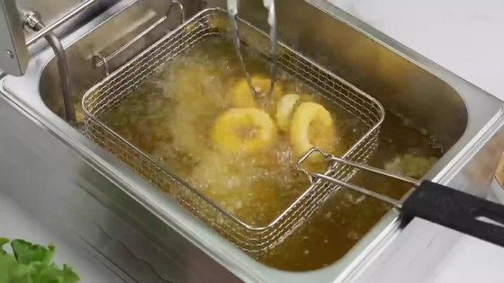 Capacità elettrica Macchina per friggere a doppio cesto Pacchetto professionale 20 kg Peso lordo