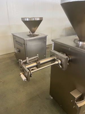 60L Hopper Volume Sausage Maker 800kg Pacco Peso lordo Macchina idraulica per clistere di carne