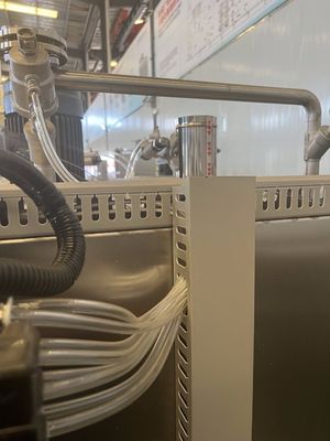 Forno di fumo per la lavorazione del pesce, del manzo, del pollo e della carne di pollo Potenza del motore 2.2 e acciaio inossidabile