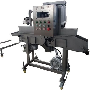 Macchine per la produzione automatica di alimenti per polli