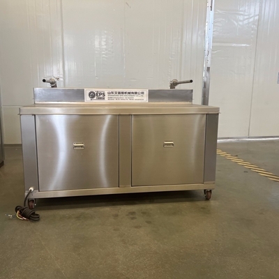 Apparecchiature per il riempimento delle salsicce con un design robusto e resistente e un peso lordo di 800 kg